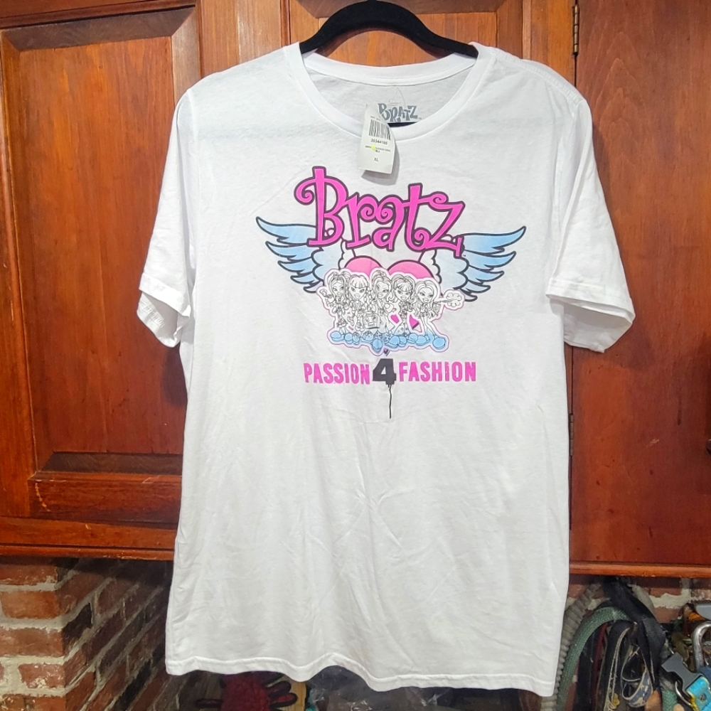 NWT Hot Topic Bratz Passion 4 Fashion Angel Wings T Shirt XL